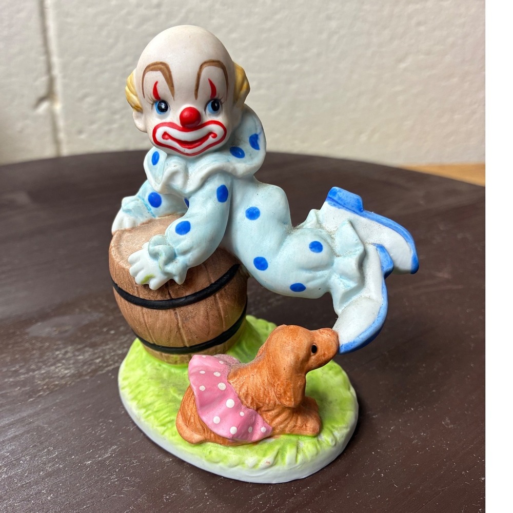 Vintage 1984 Lefton China Clown Figurine 04036 Balancing Barrel Dog Porcelain
